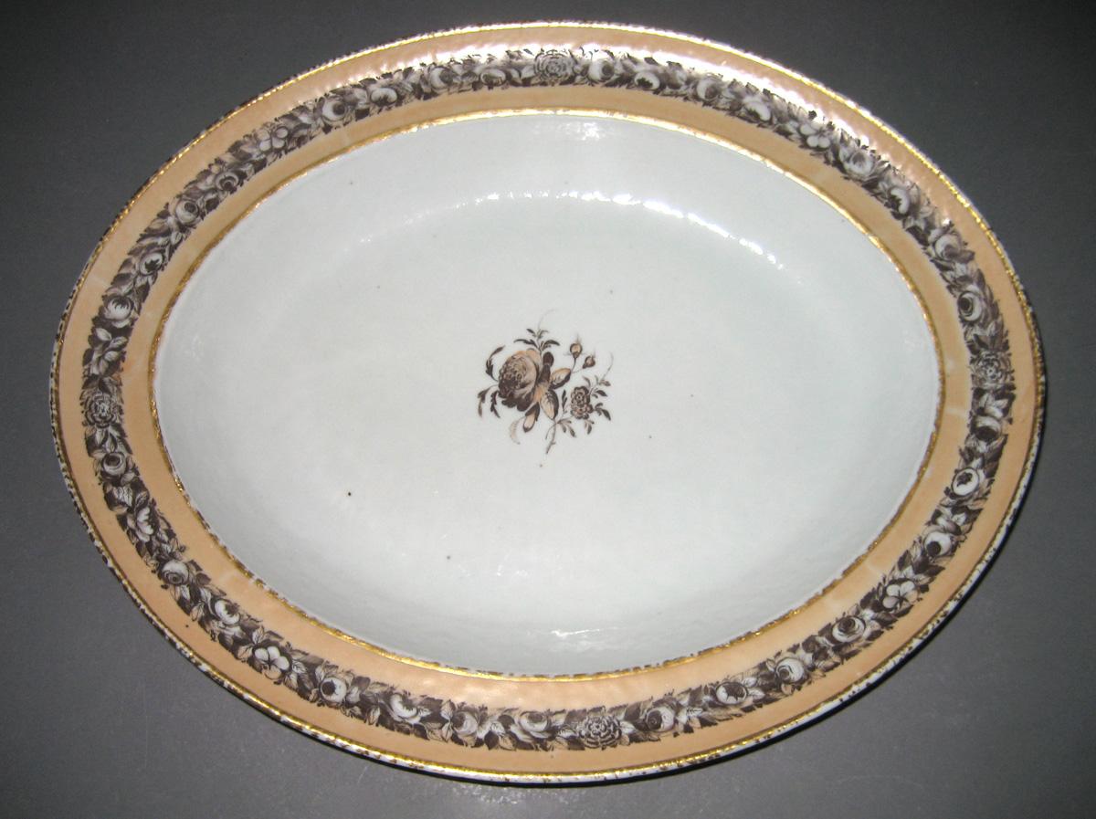 1966.0593.011 Porcelain Tureen Stand