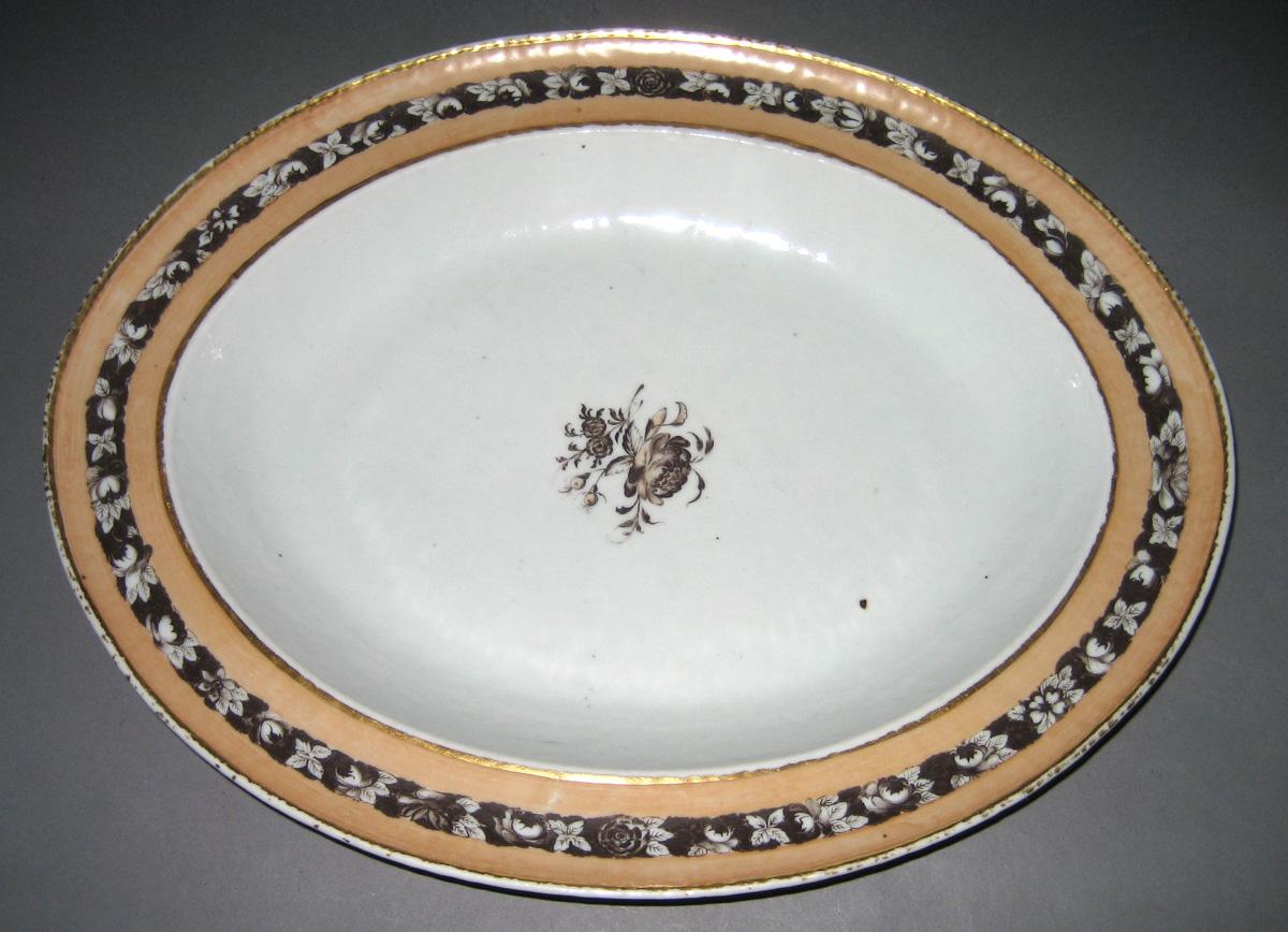1966.0593.013 Porcelain Tureen Stand