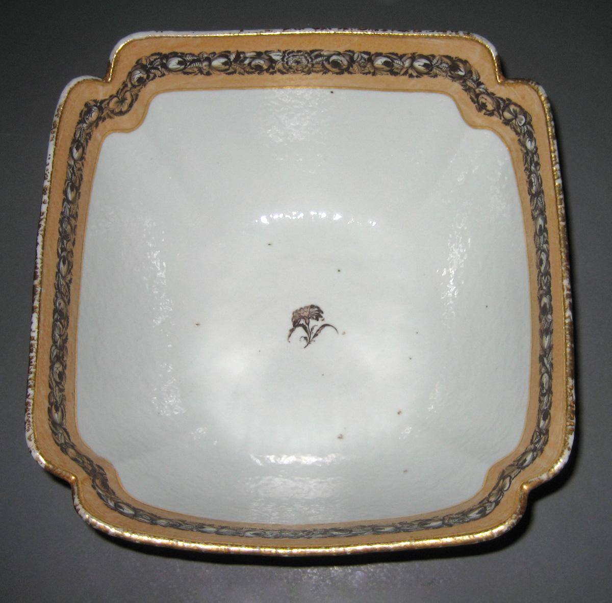1966.0593.016 Porcelain Bowl interior