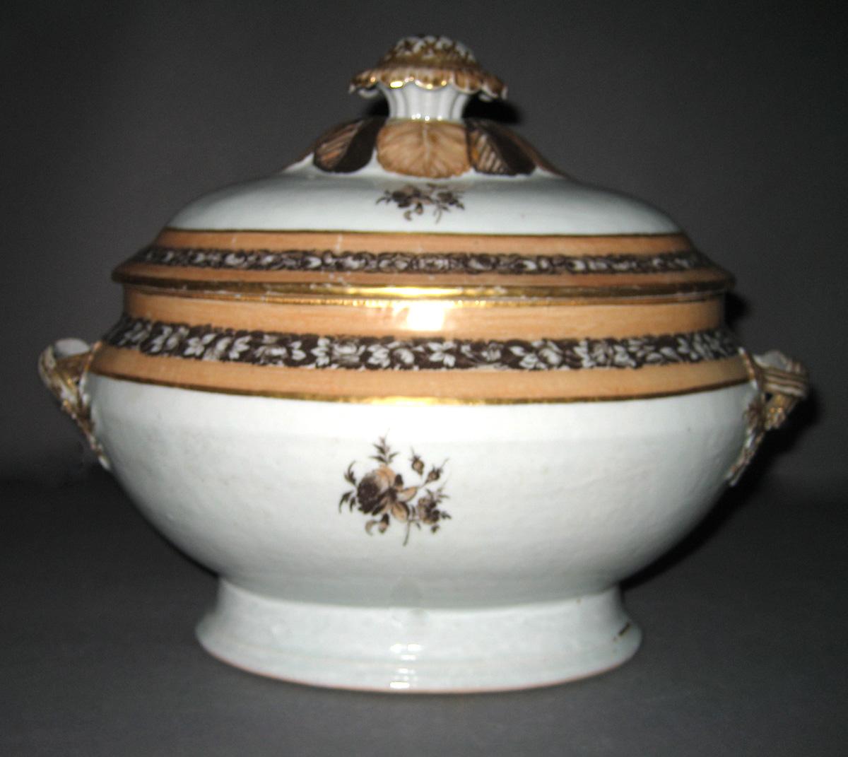 1966.0593.019 A, B Porcelain Tureen