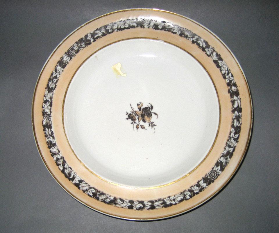 1966.0593.034 Plate or bowl