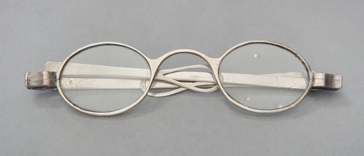 1966.0601 A Spectacles, upper surface