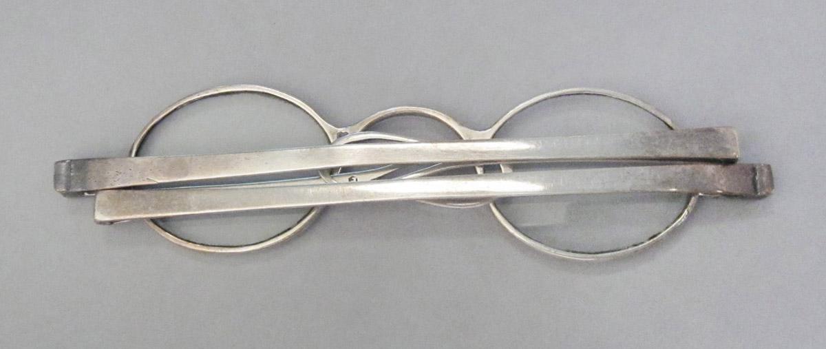1966.0601 A Spectacles, underside