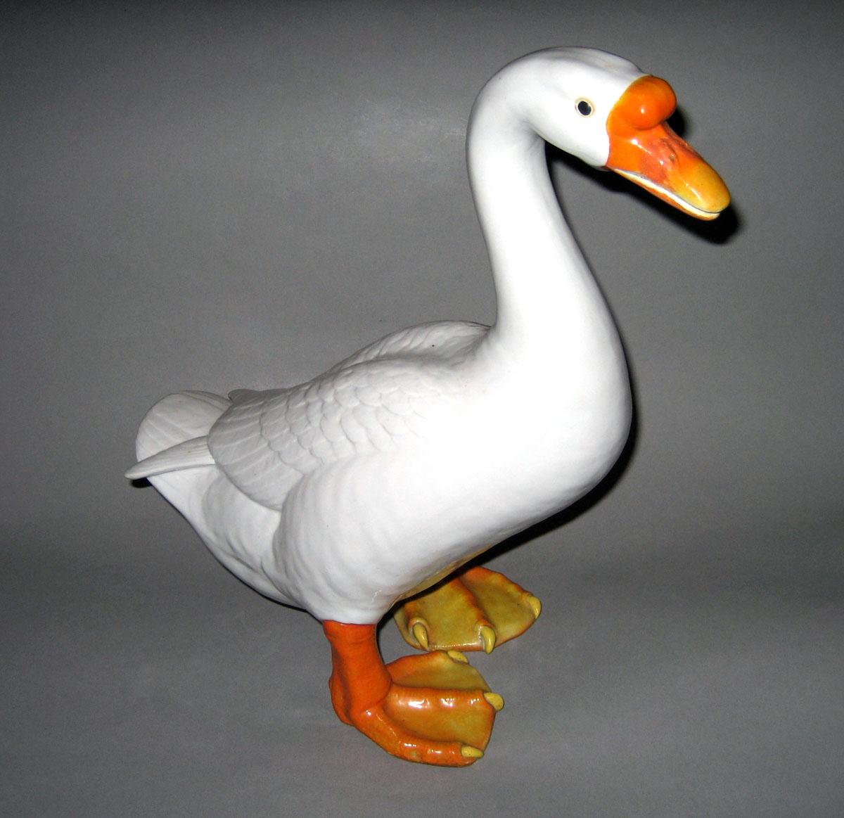 1966.0606 Goose figure