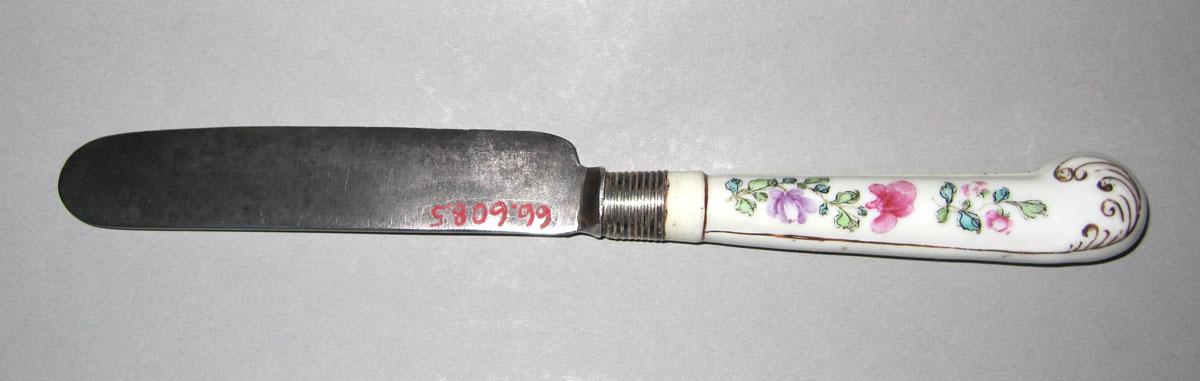 1966.0608.005 Porcelain-handled knife view 2