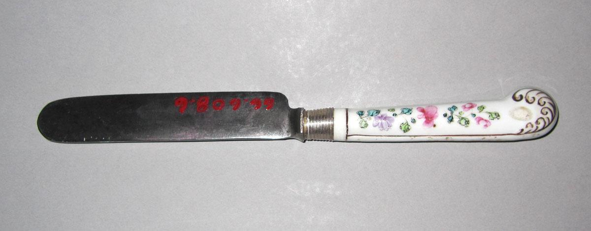 1966.0608.006 Porcelain-handled knife view 2