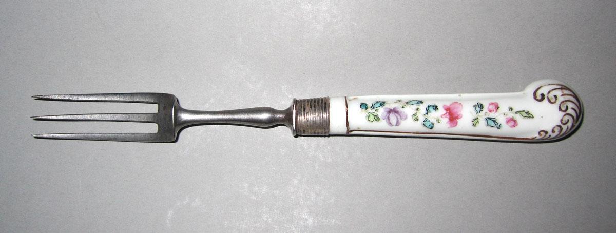 1966.0608.008 Porcelain-handled fork