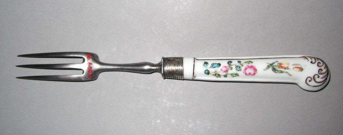 1966.0608.008 Porcelain-handled fork view 2