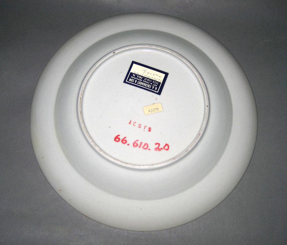 1966.0610.020 Plate or bowl underside