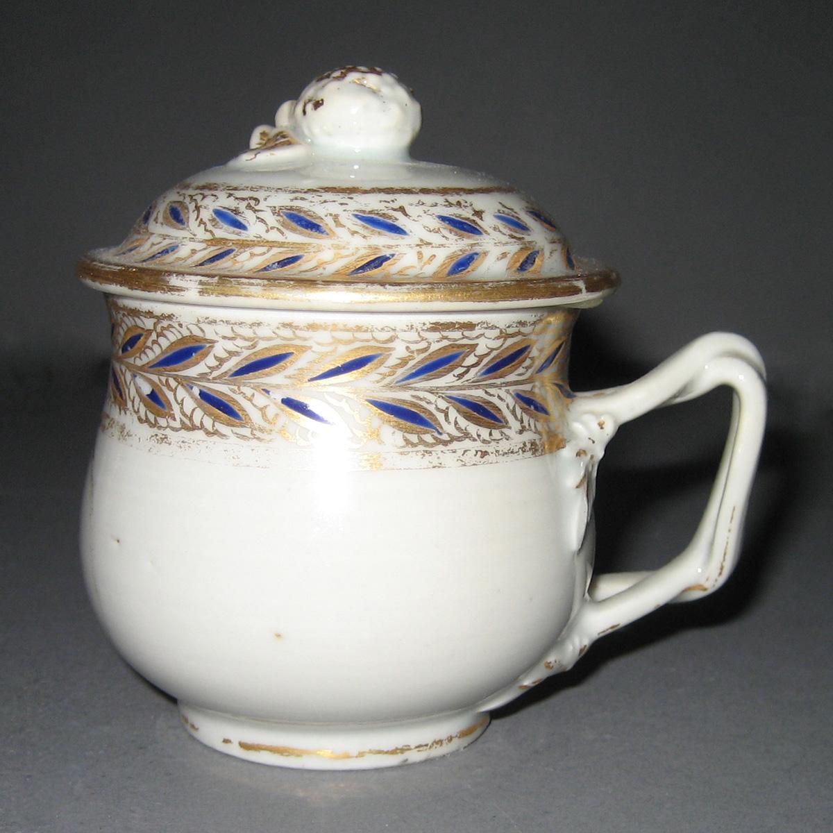1966.0610.031 A, B Porcelain Pot de creme