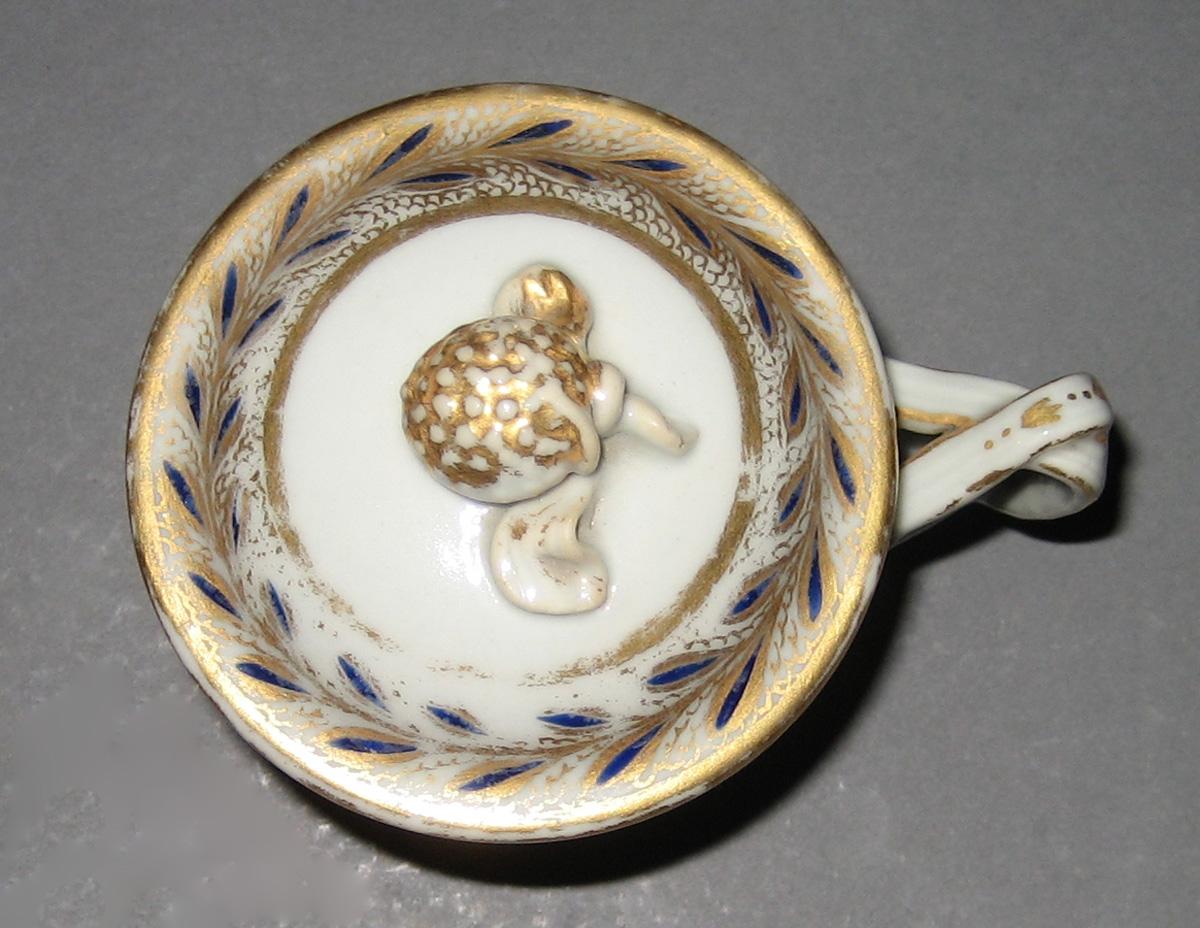 1966.0610.033 A, B Porcelain Pot de creme top
