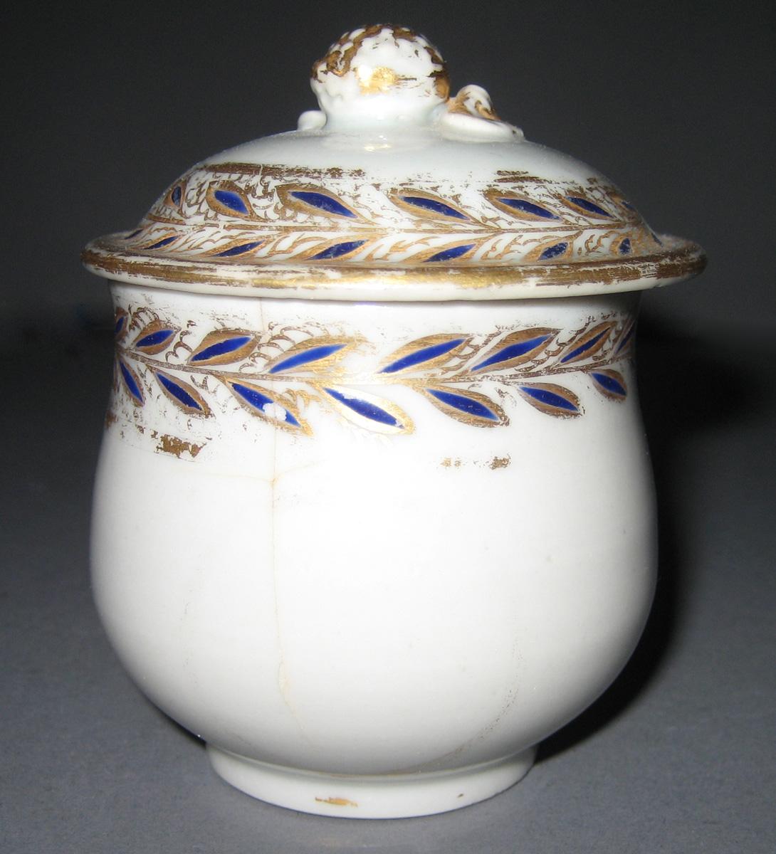 1966.0610.034 A, B Porcelain Pot de creme front
