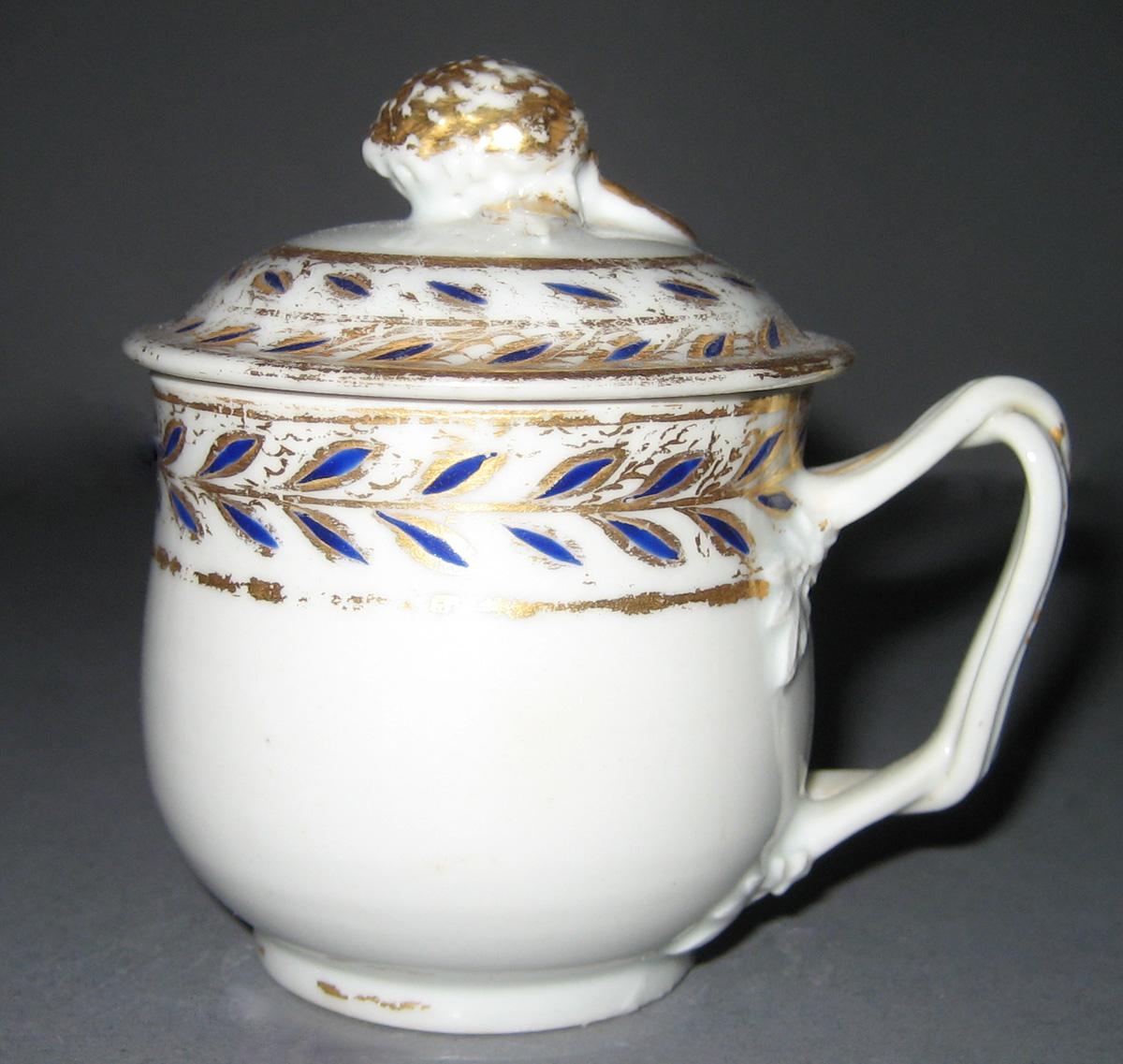 1966.0610.035 A, B Porcelain Pot de creme