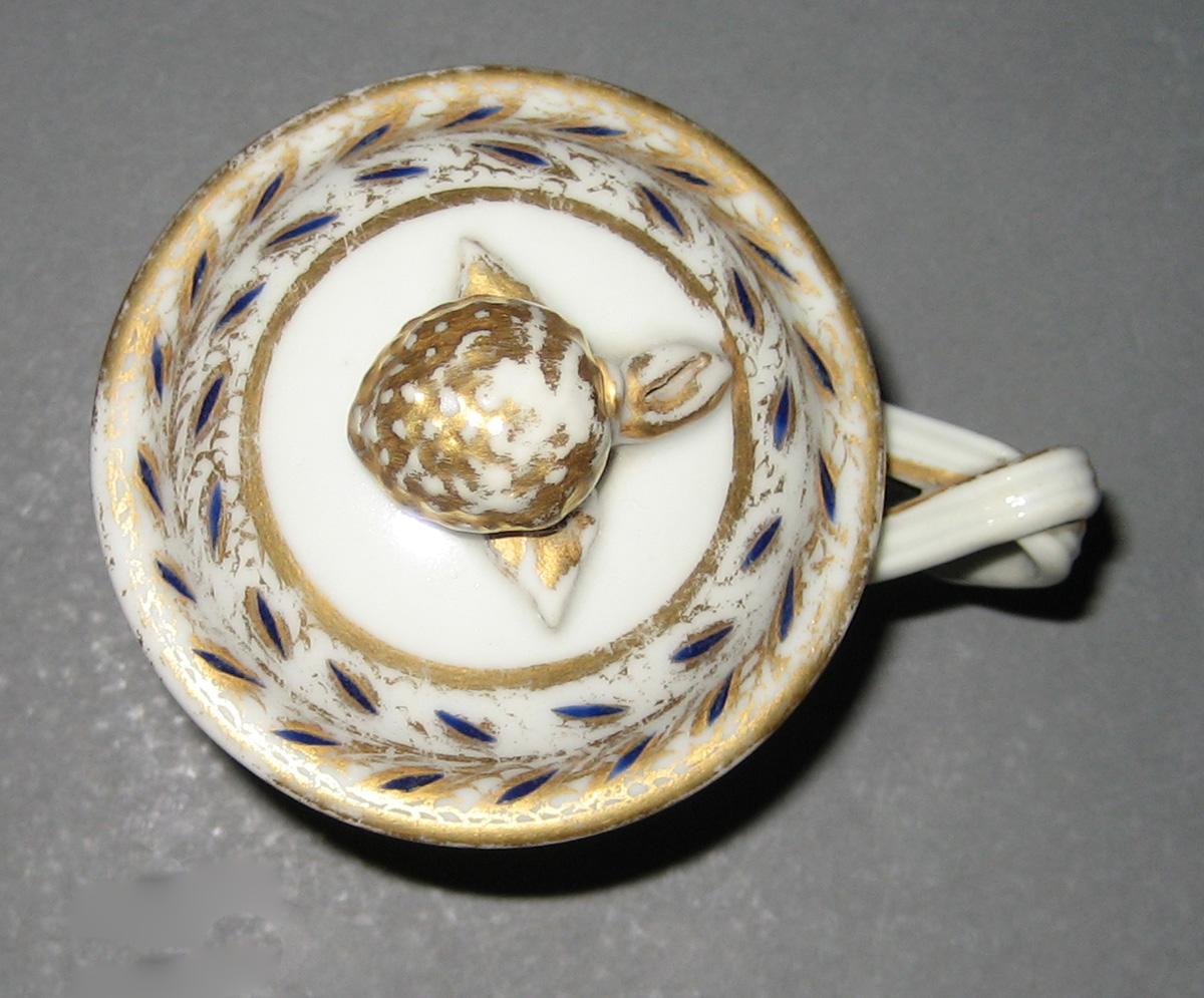 1966.0610.035 A, B Porcelain Pot de creme top