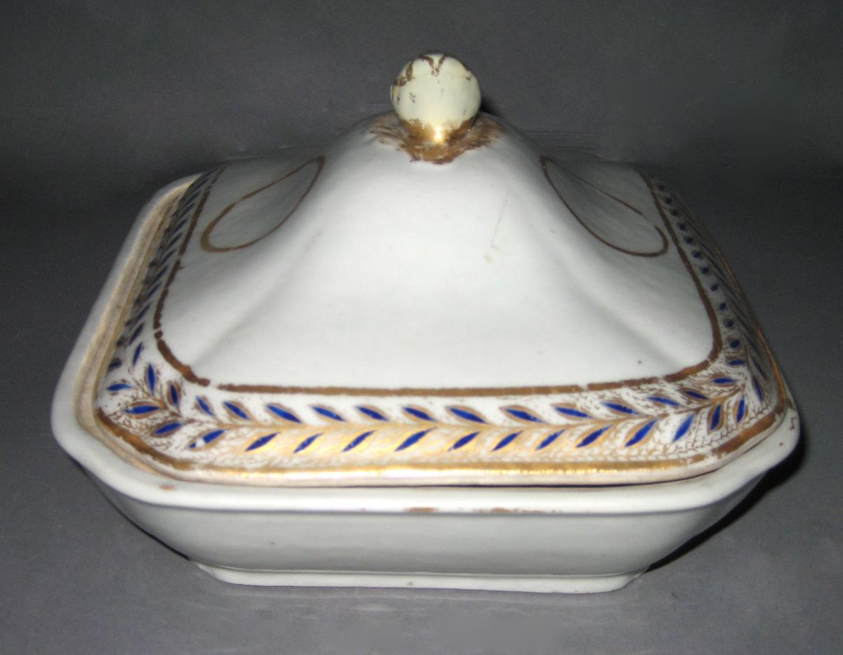 1966.0610.039 A, B Porcelain Dish and Cover view 2