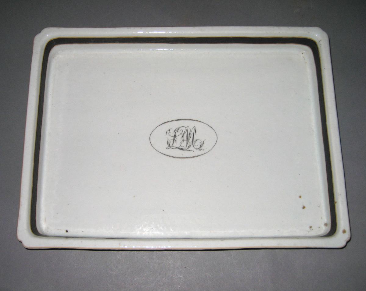 1966.0613.001 Porcelain Tray