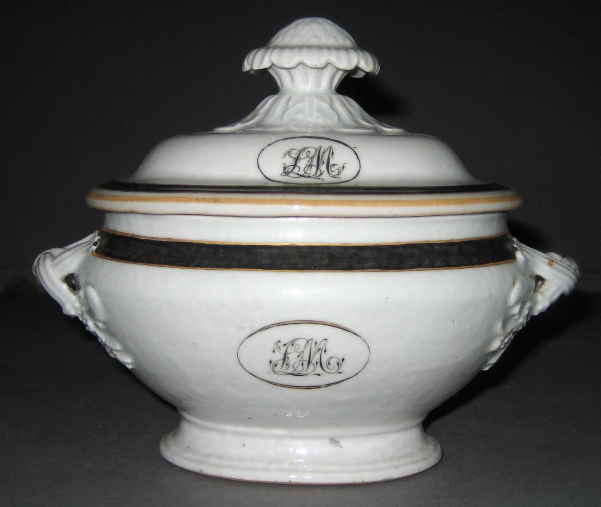 1966.0613.002 A, B Porcelain Tureen