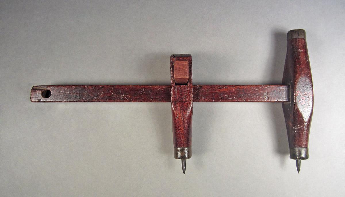 1957.0026.033 A-C, Gauge, side 2