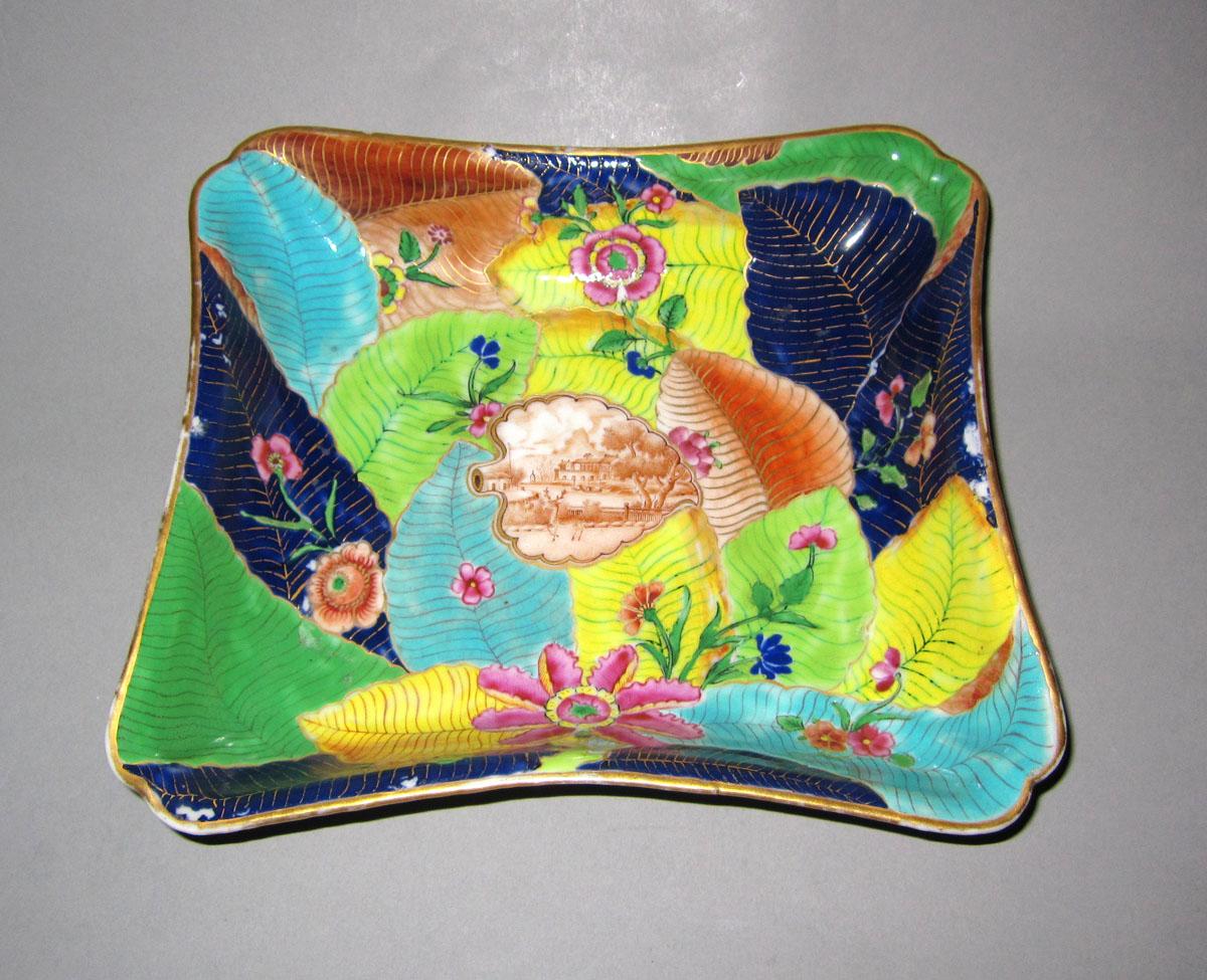 1966.0616.013 Porcelain dish