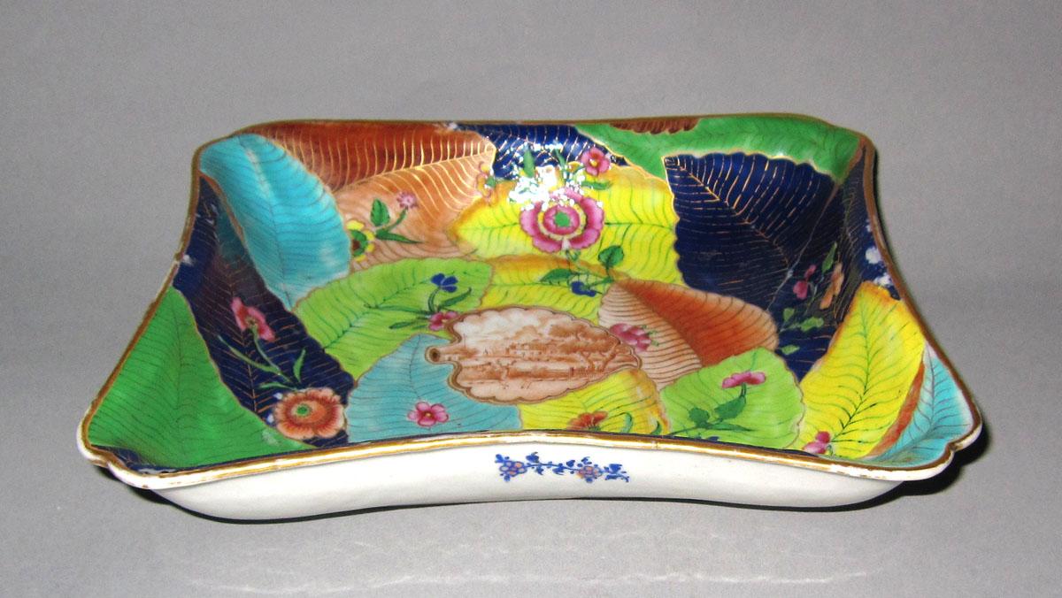 1966.0616.013 Porcelain Dish side