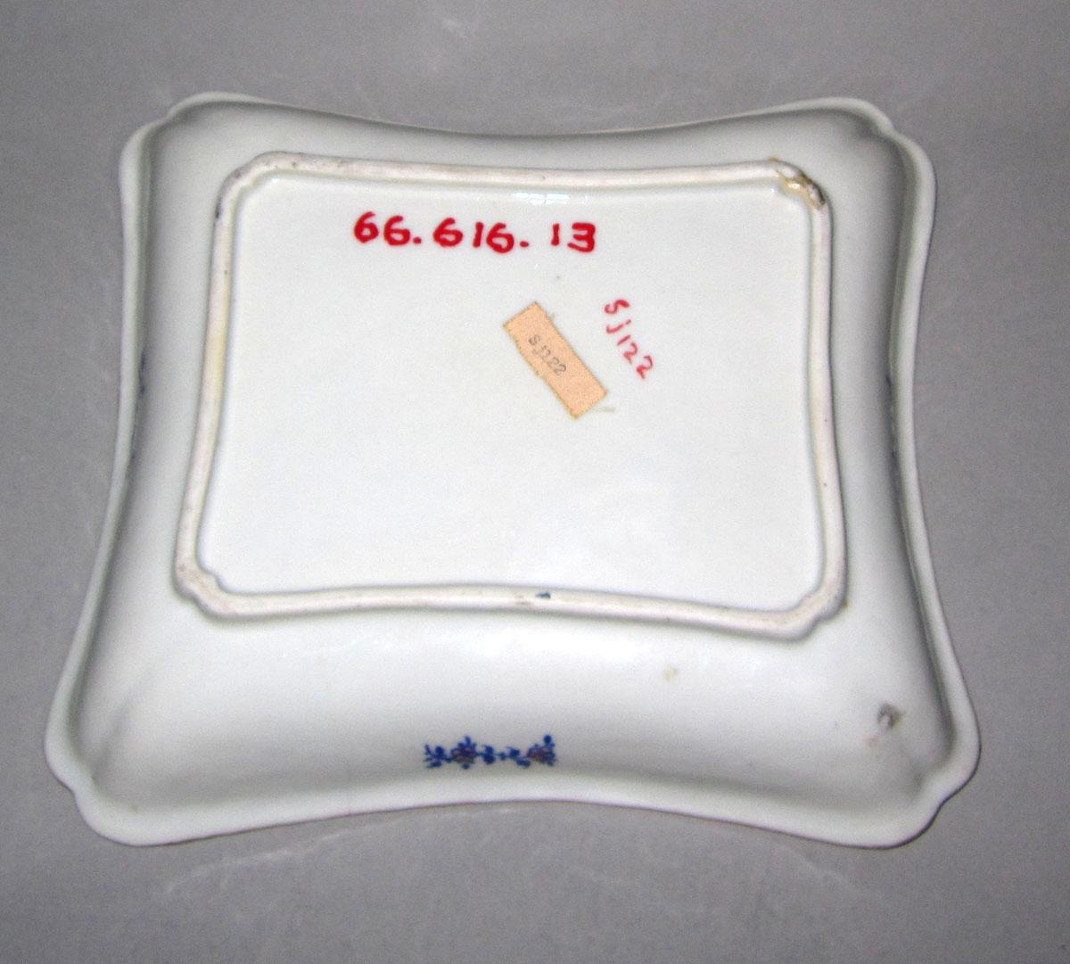 1966.0616.013 Porcelain Dish underside