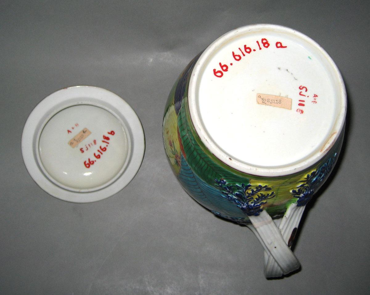 1966.0616.018 A,B Porcelain Jug underside
