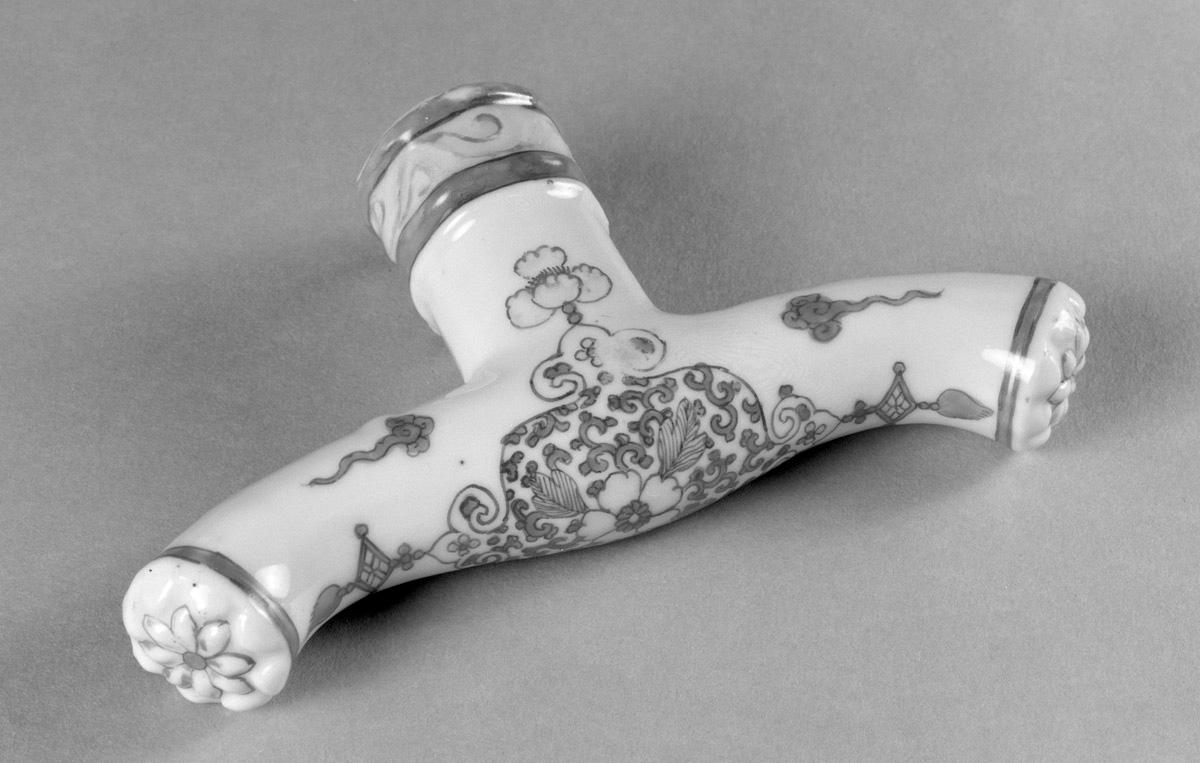 1966.0619 Cane handle (view 2)