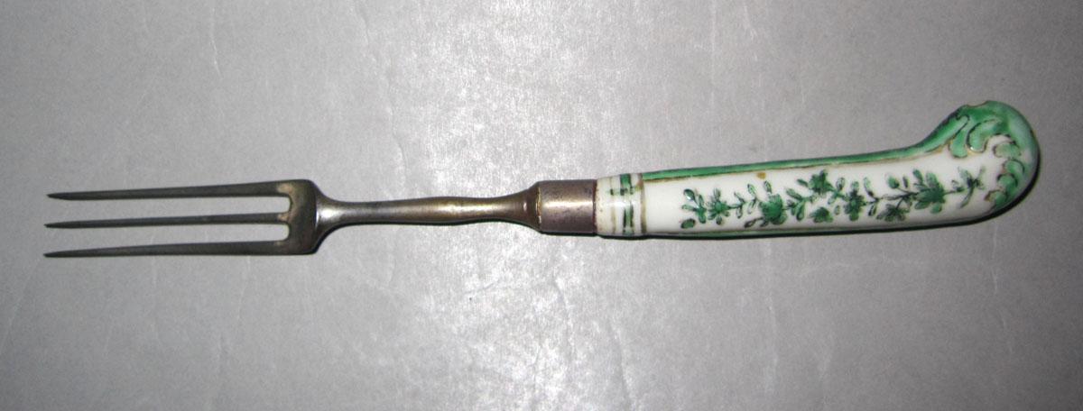 1966.0620.002 Porcelain-handled fork