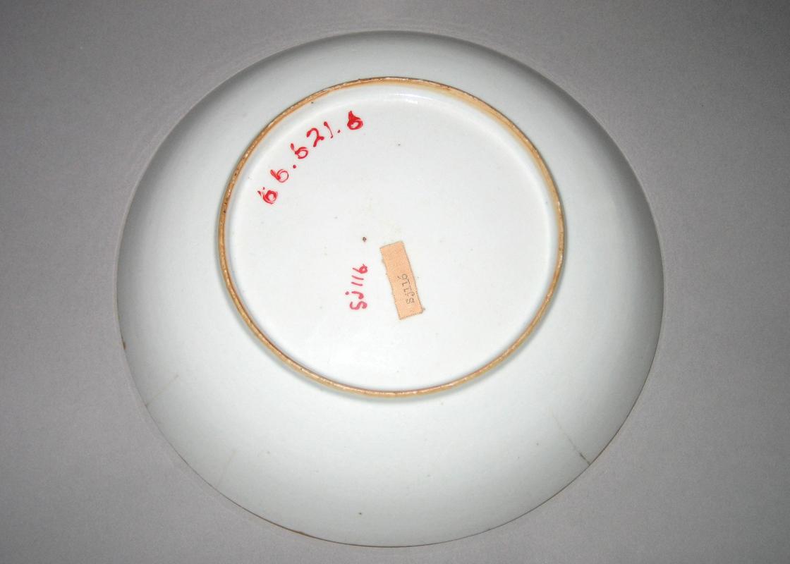 1966.0621.006 Dish underside