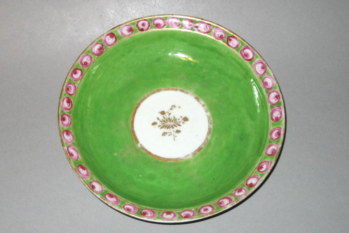 1966.0621.010 Saucer