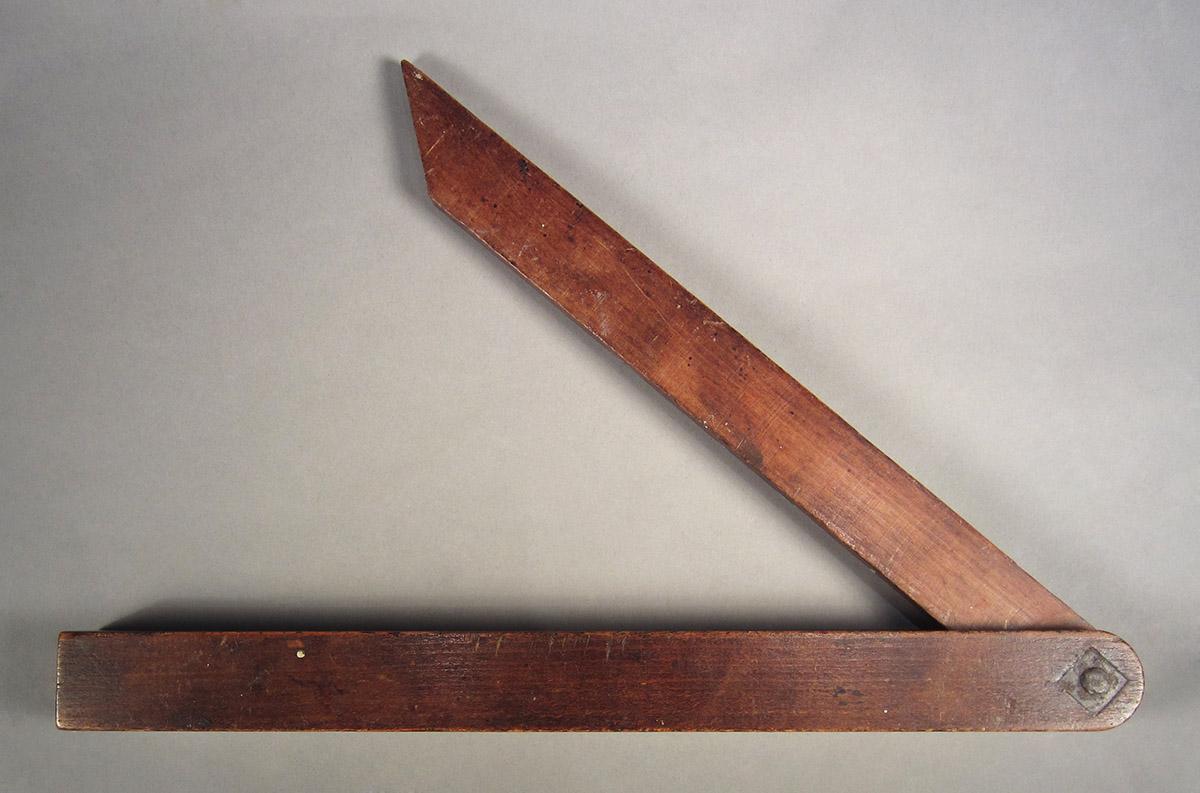 1957.0026.040, Square, side 2