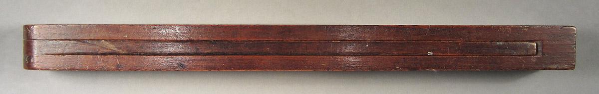 1957.0026.040, Square, closed