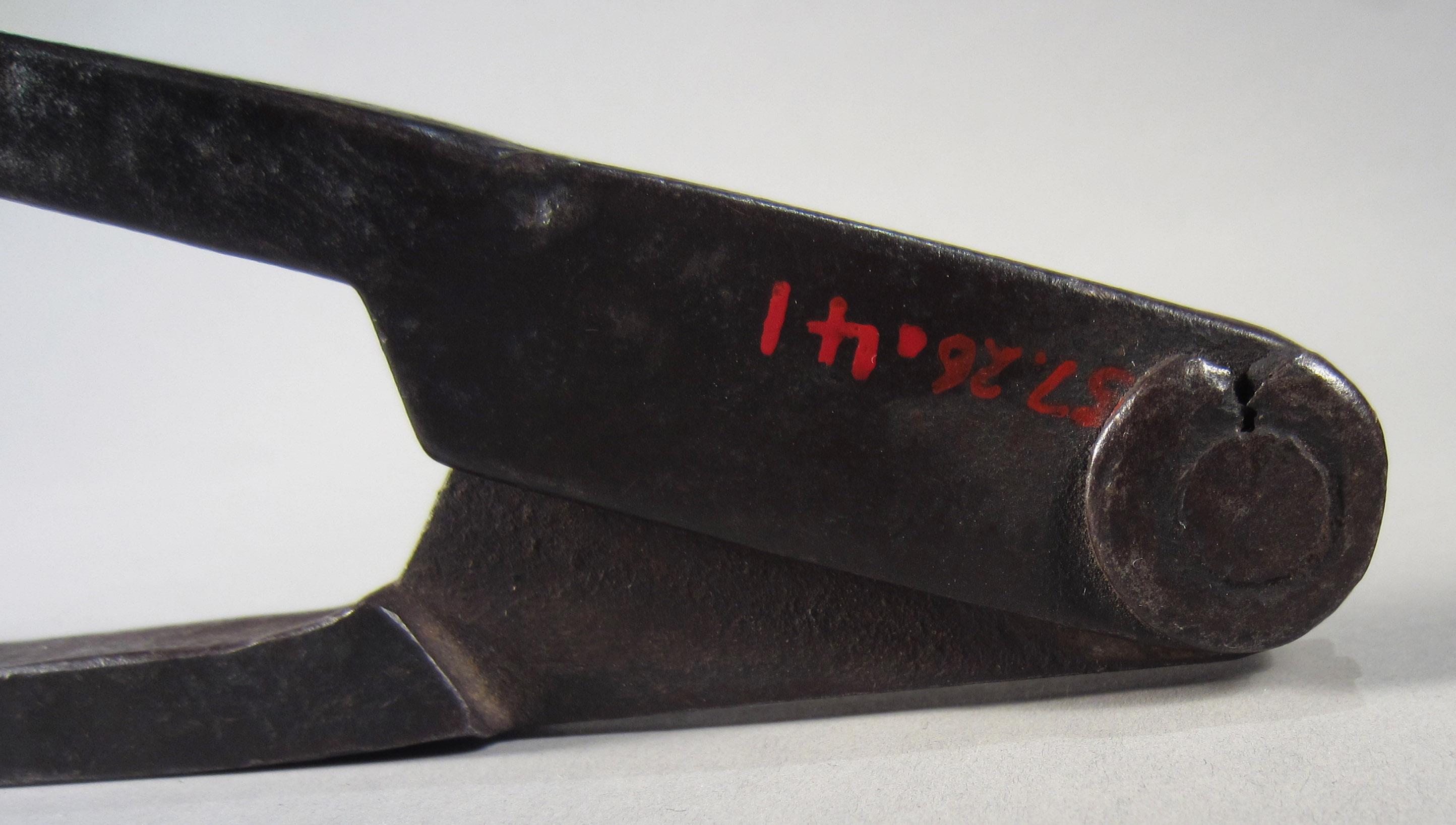 1957.0026.041 Dividers, Hinge