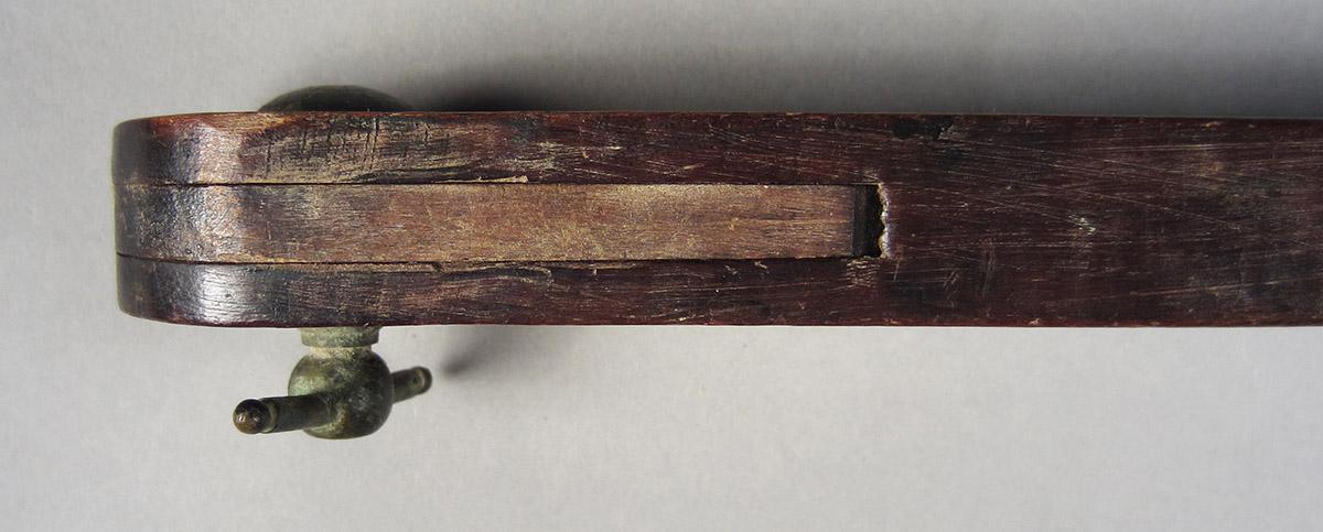 1957.0026.042 Compass, hinge side