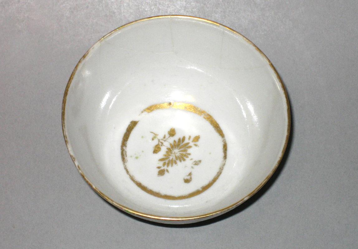 1966.0621.036 Teabowl upper
