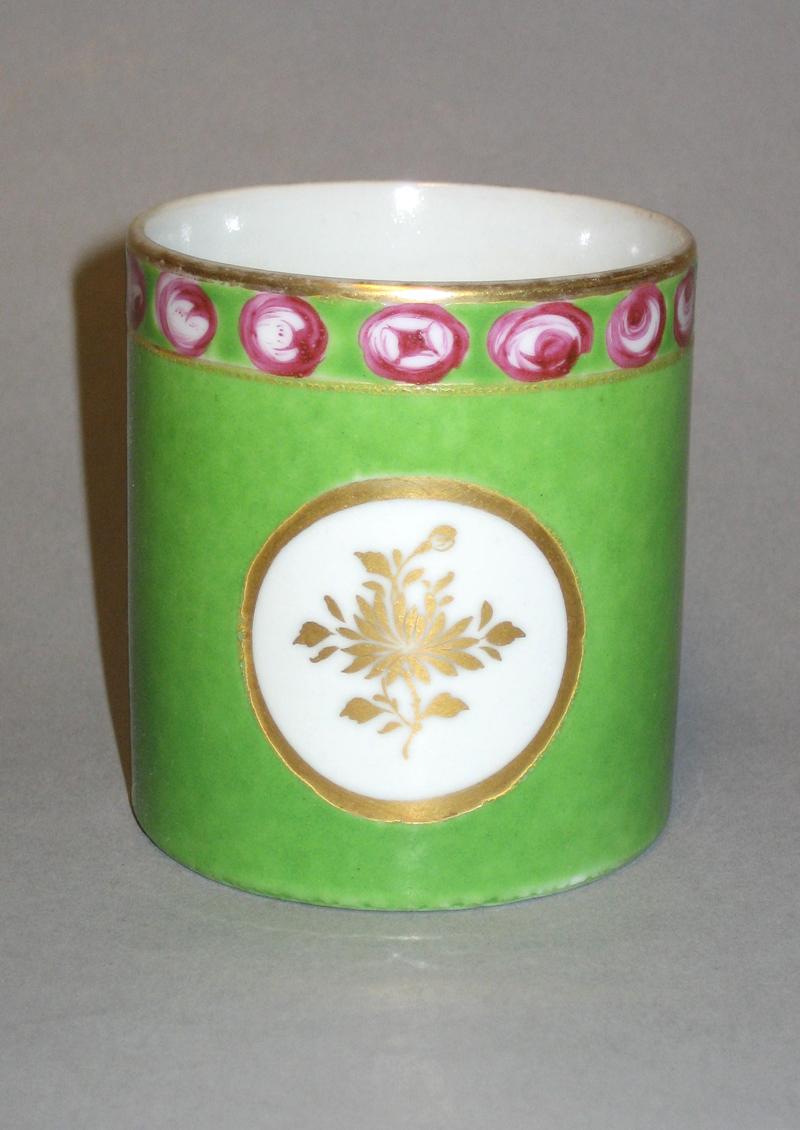 1966.0621.041 Coffee cup front