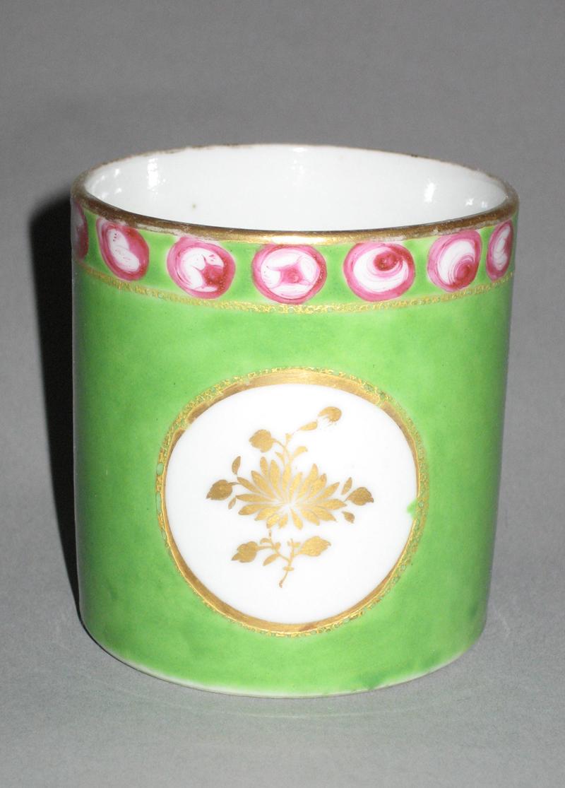 1966.0621.044 Coffee cup front