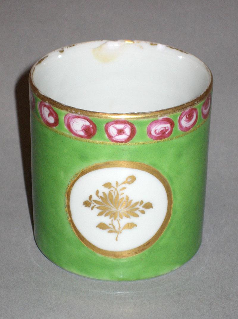 1966.0621.045 Coffee cup front