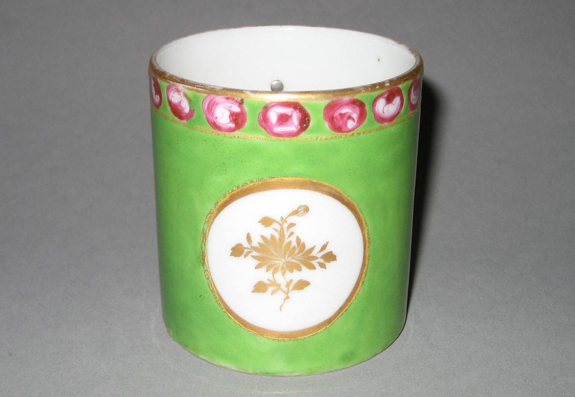 1966.0621.046 Coffee cup front