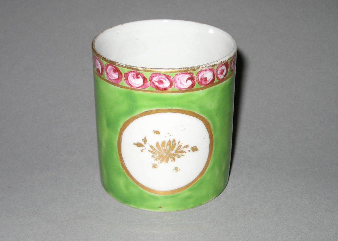 1966.0621.047 Coffee cup front