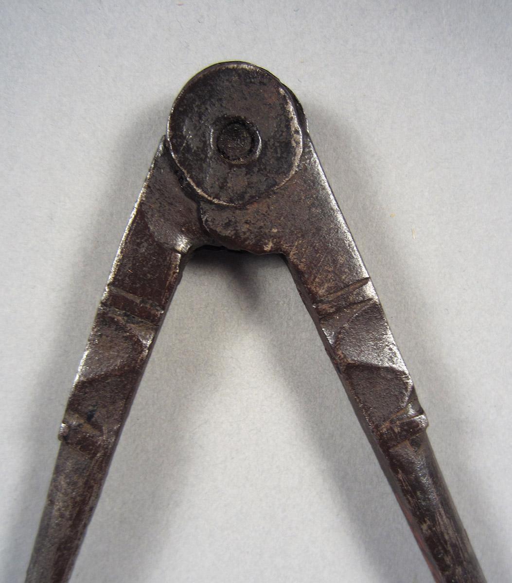 1957.0026.044 Calipers, hinge side 1