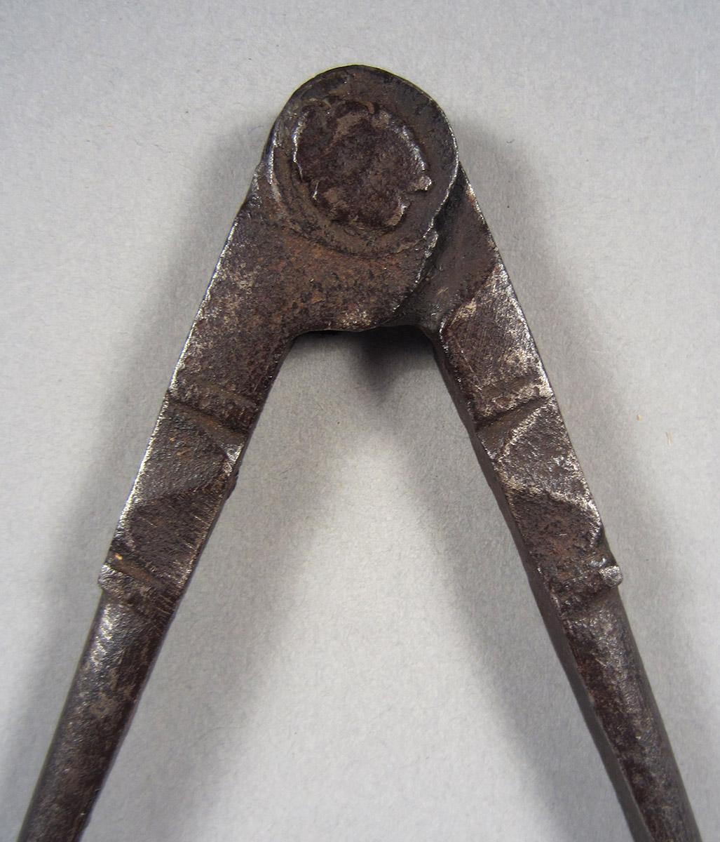 1957.0026.044 Calipers, hinge side 2