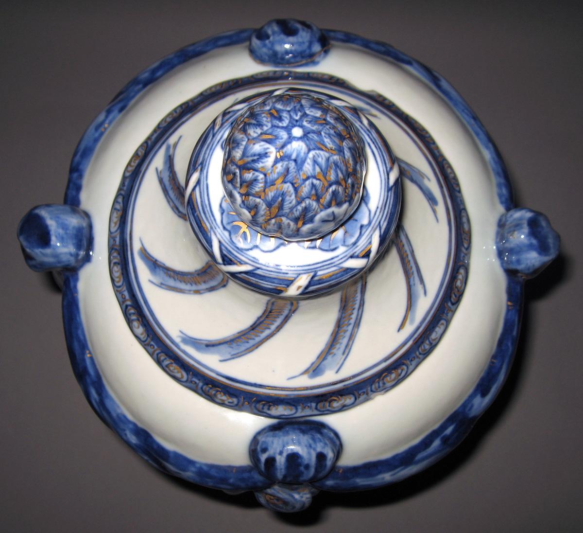 1966.0631.002 A, B Porcelain Urn top