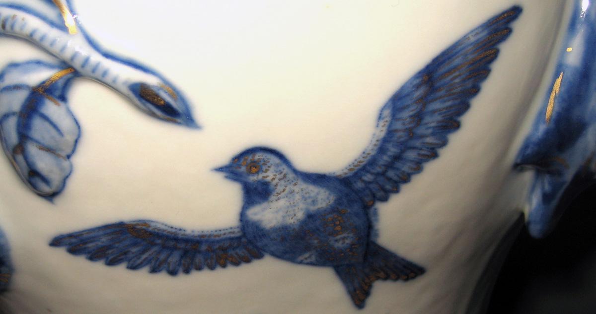 1966.0631.002 A, B Porcelain Urn detail bird 2