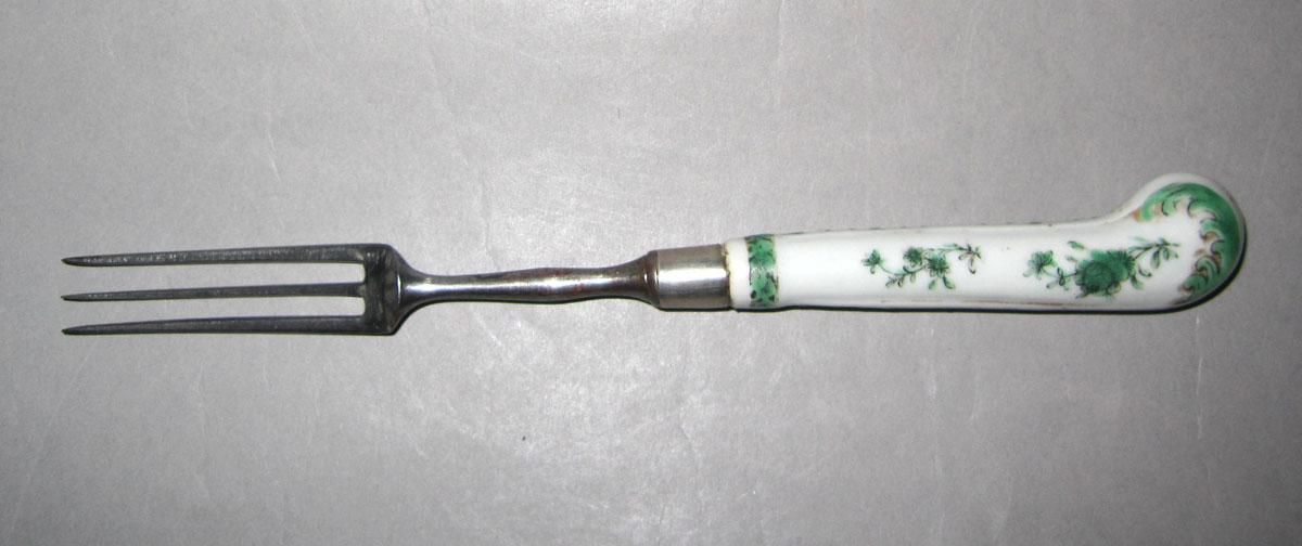 1966.0634.005 Porcelain-handled fork