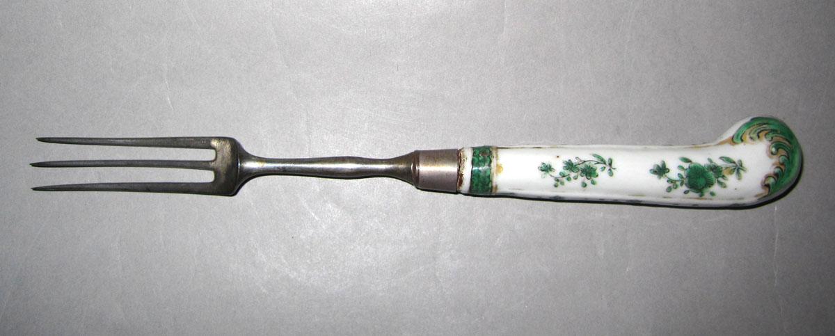 1966.0634.006 Porcelain-handled fork