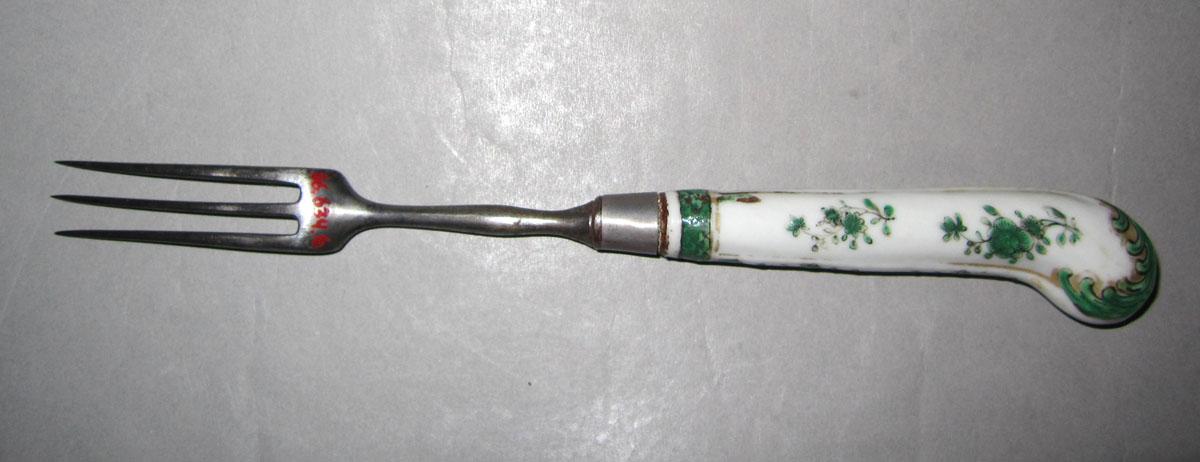 1966.0634.006 Porcelain-handled fork view 2