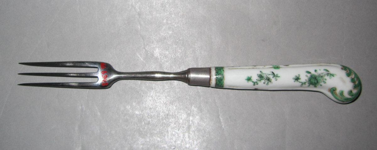 1966.0634.008 Porcelain-handled fork view 2