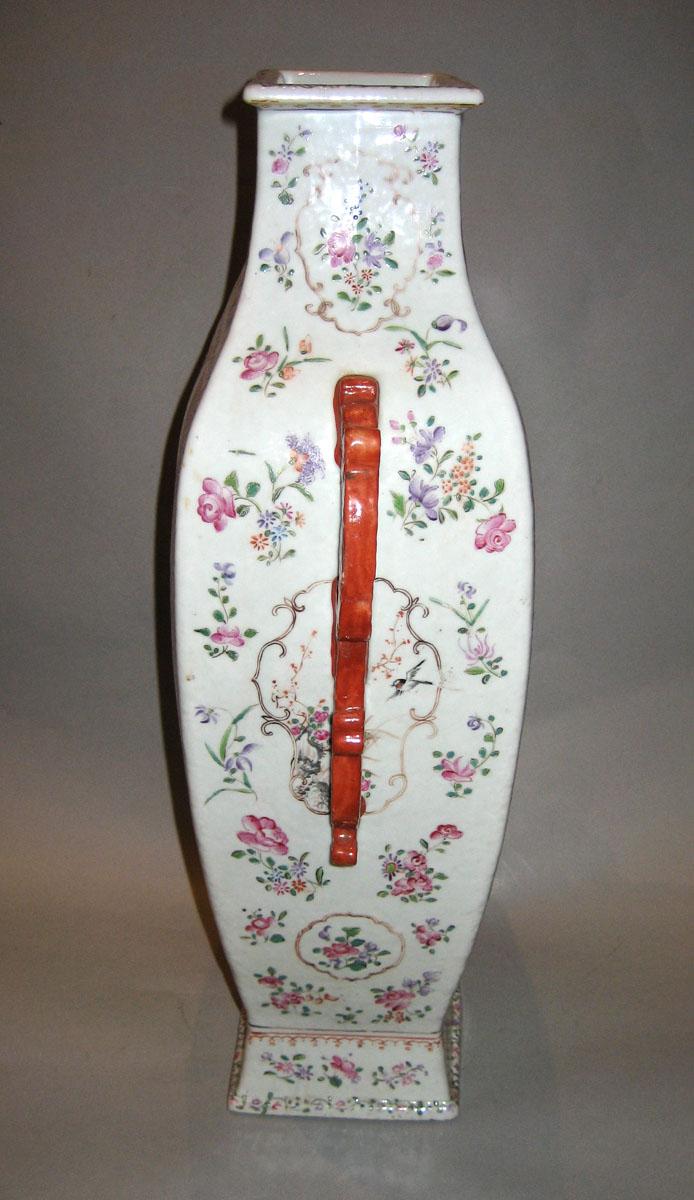 1966.0638 Vase view2