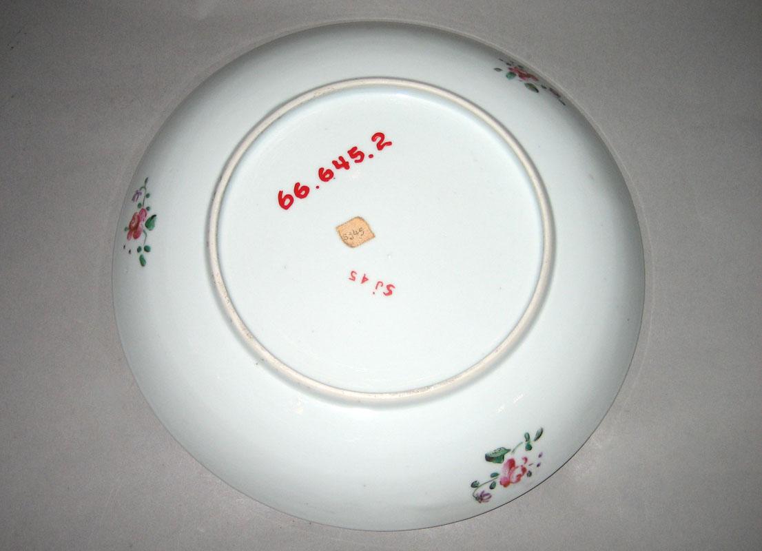 1966.0645 Plate underside